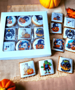 Helovino linksmieji sausainiai dėžutėje