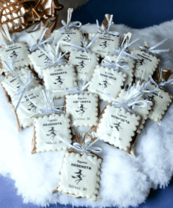 Alternative view of Sveikinimo / padėkos meduolis - raganaitė