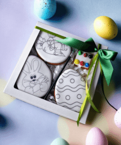 Velykinių meduolių rinkinys spalvinimui dėžutėje