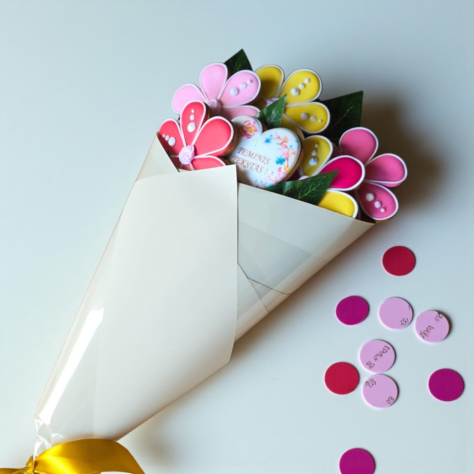 Valgoma puokštė Mamos dienai „Spalvingi žiedai“ - Image 2